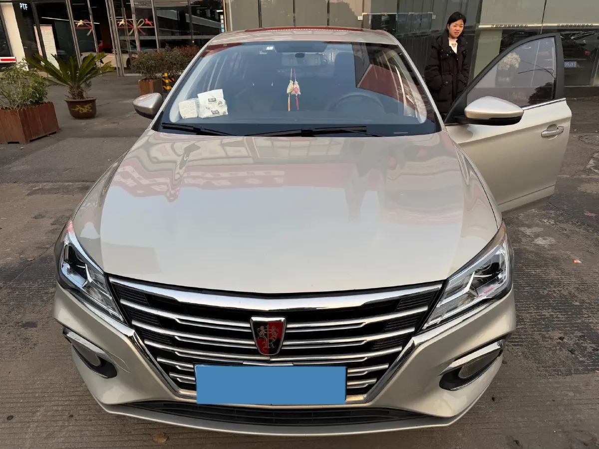 2019 Roewe i5 1.5L 120HP L4 5MT,autocango,china used car exporter,china ev exporter,chinese used car exporter,chinese used ev exporter