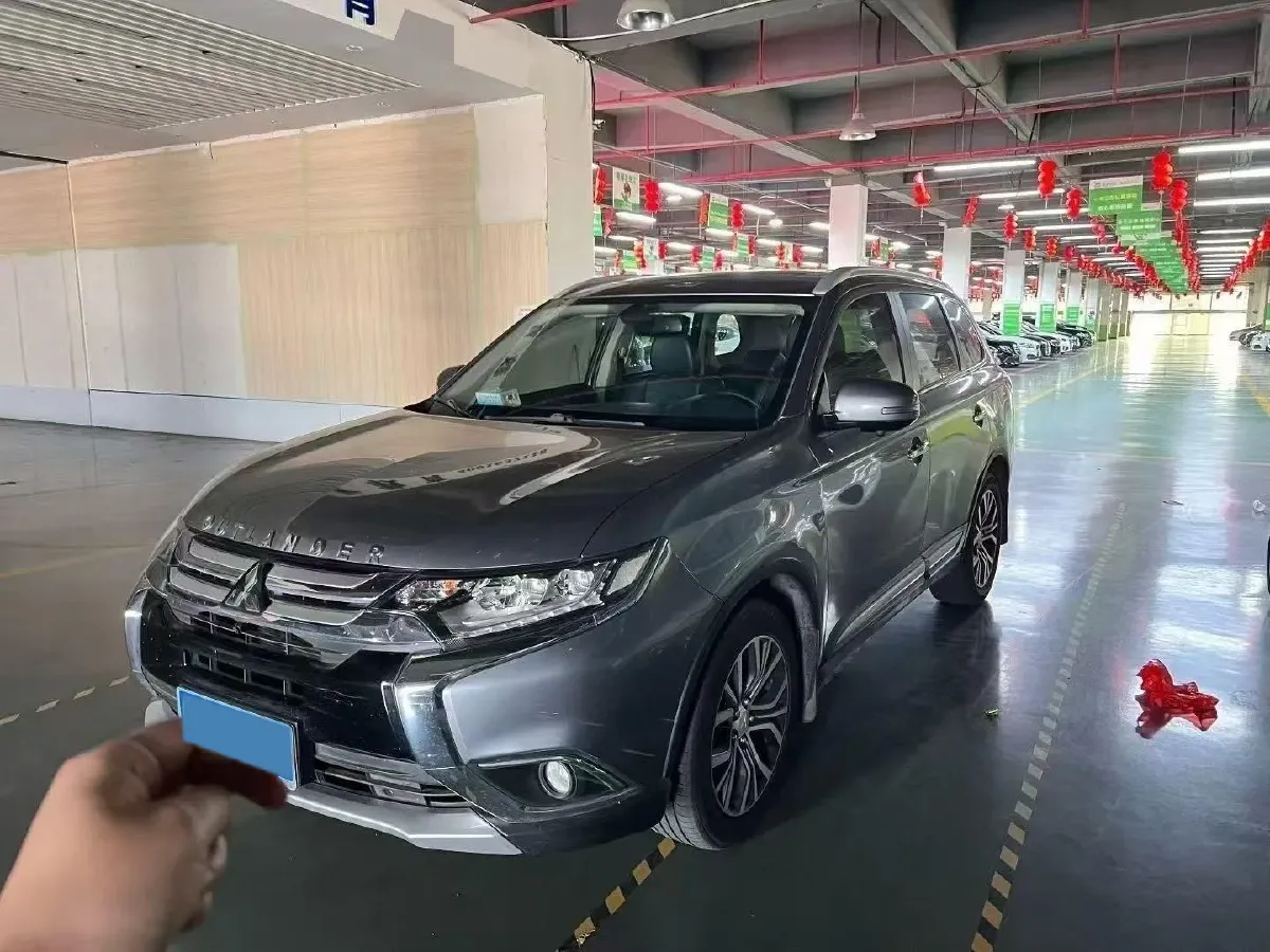 2018 Mitsubishi Outlander 2.4L 192HP L4 CVT,autocango,china used car exporter,china ev exporter,chinese used car exporter,chinese used ev exporter