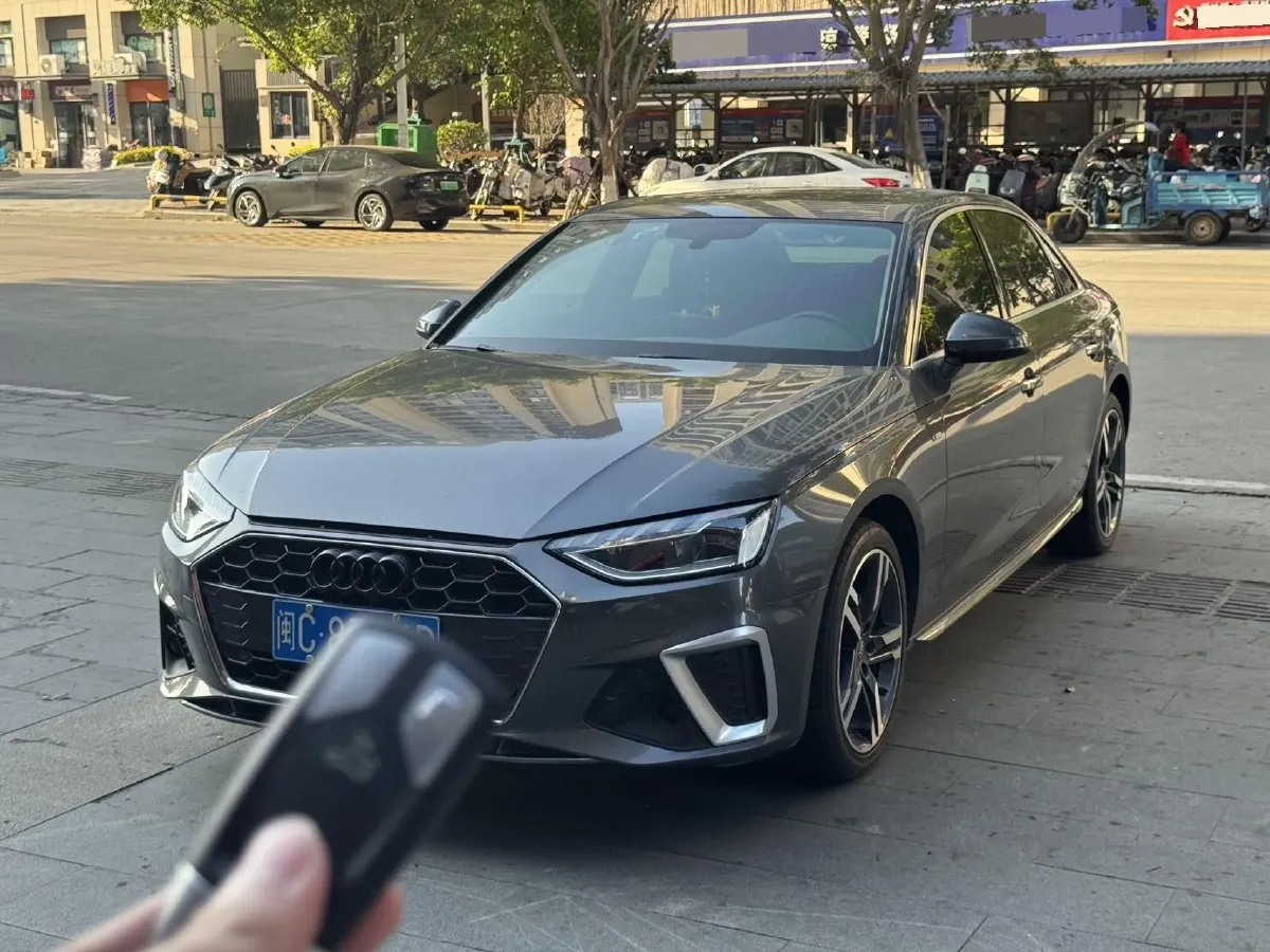 2020 Audi A4L 2.0T 190HP L4 7DCT,autocango,china used car exporter,china ev exporter,chinese used car exporter,chinese used ev exporter
