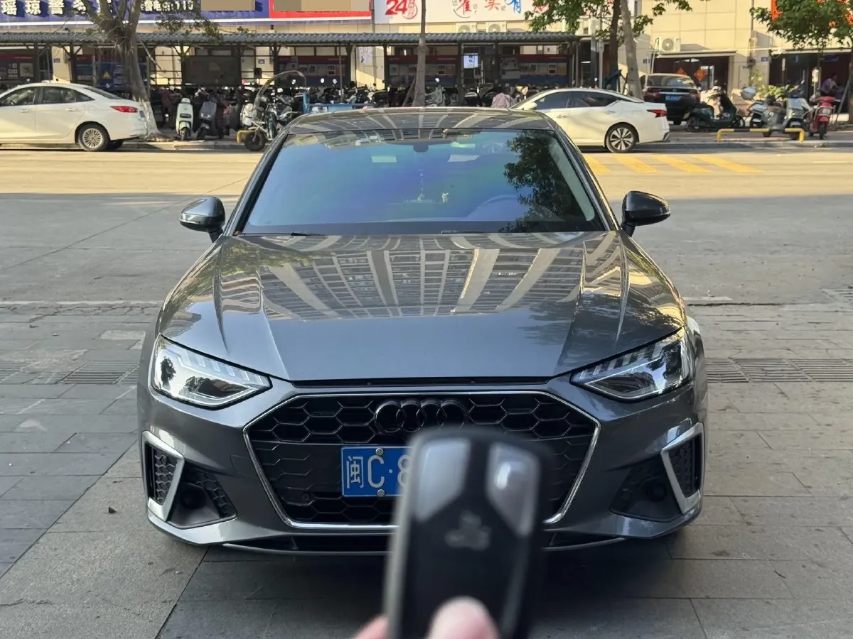 2020 Audi A4L 2.0T 190HP L4 7DCT,autocango,china used car exporter,china ev exporter,chinese used car exporter,chinese used ev exporter