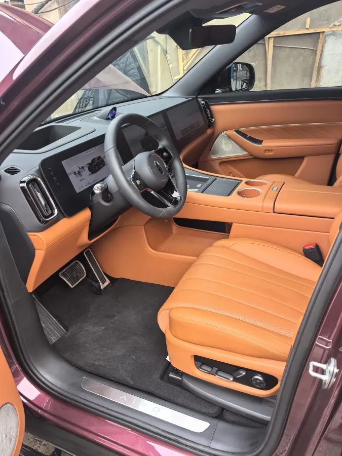 2025 AITO AITO M8 REEV 160HP REEV 53.4KWH,autocango,china used car exporter,china ev exporter,chinese used car exporter,chinese used ev exporter