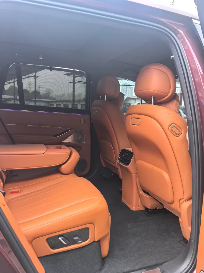 2025 AITO AITO M8 REEV 160HP REEV 53.4KWH,autocango,china used car exporter,china ev exporter,chinese used car exporter,chinese used ev exporter