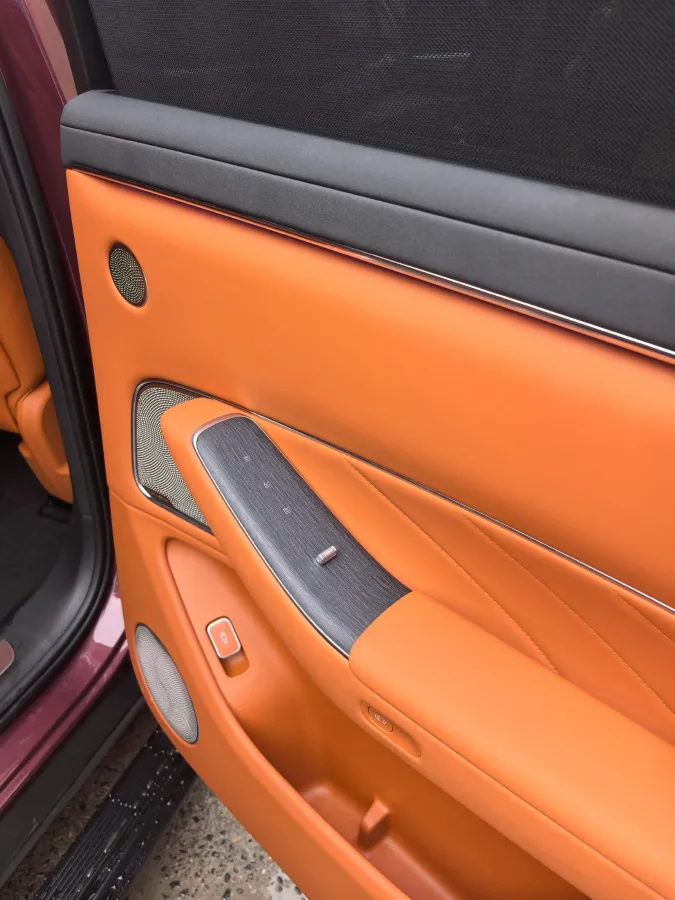 2025 AITO AITO M8 REEV 160HP REEV 53.4KWH,autocango,china used car exporter,china ev exporter,chinese used car exporter,chinese used ev exporter