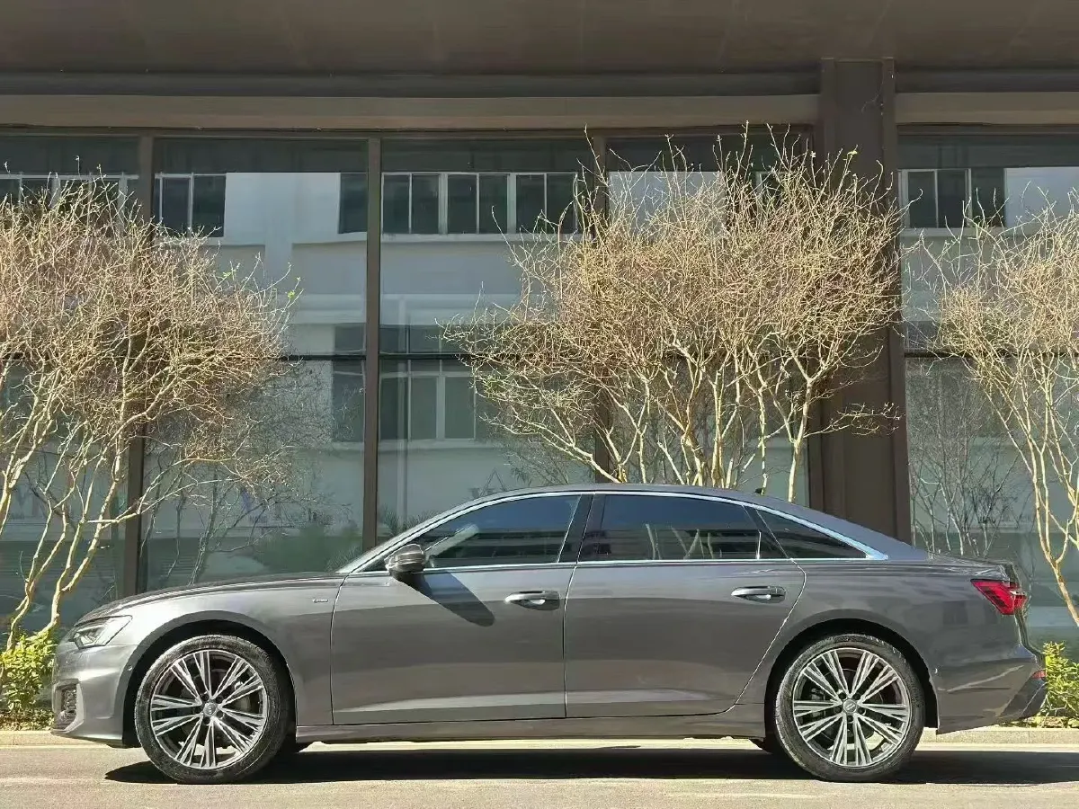 2020 Audi A6L 2.0T 224HP L4 7DCT,autocango,china used car exporter,china ev exporter,chinese used car exporter,chinese used ev exporter