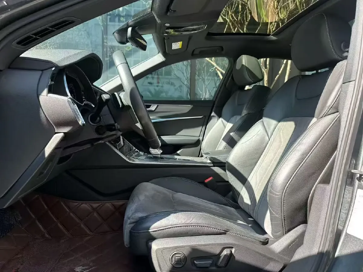 2020 Audi A6L 2.0T 224HP L4 7DCT,autocango,china used car exporter,china ev exporter,chinese used car exporter,chinese used ev exporter