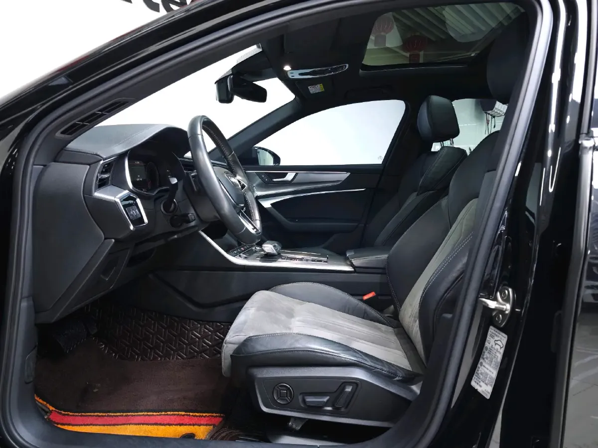 2021 Audi A6L 2.0T 190HP L4 7DCT,autocango,china used car exporter,china ev exporter,chinese used car exporter,chinese used ev exporter