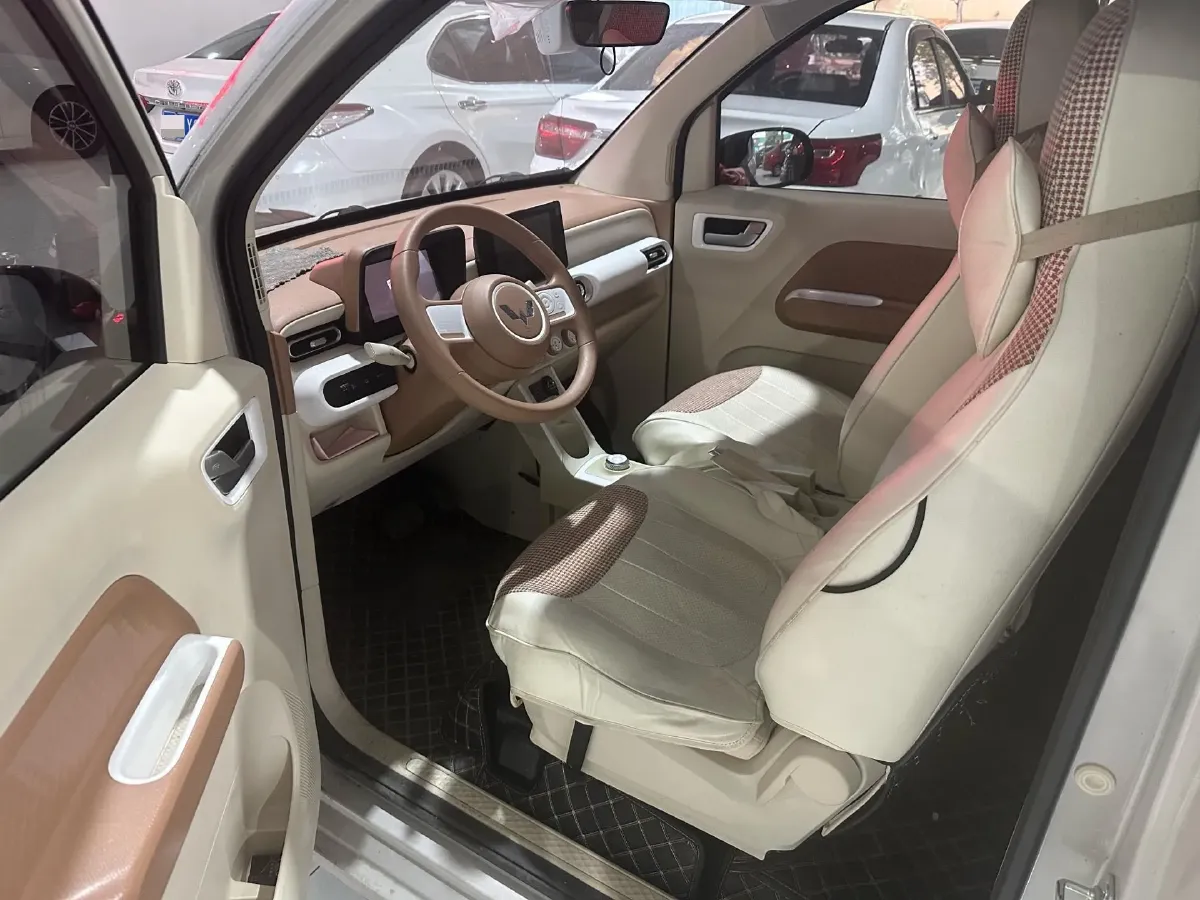 2024 WuLing HongGuang MINI EV BEV 17.3KWH,autocango,china used car exporter,china ev exporter,chinese used car exporter,chinese used ev exporter