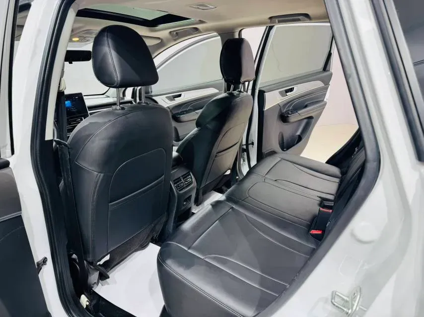 2021 Haval M6 1.5T 150HP L4 7DCT,autocango,china used car exporter,china ev exporter,chinese used car exporter,chinese used ev exporter