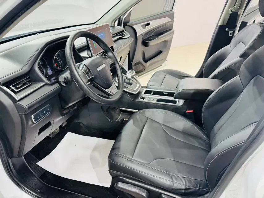 2021 Haval M6 1.5T 150HP L4 7DCT,autocango,china used car exporter,china ev exporter,chinese used car exporter,chinese used ev exporter