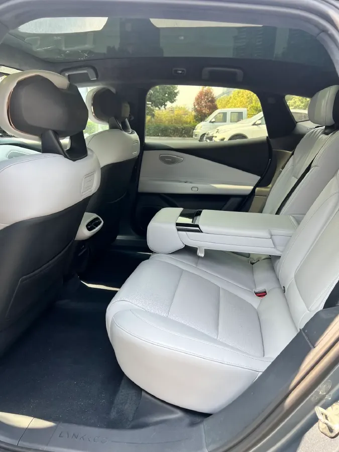 2024 Luxeed S7 BEV 100KWH,autocango,china used car exporter,china ev exporter,chinese used car exporter,chinese used ev exporter