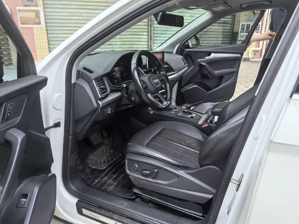 2020 Audi Q5L 2.0T 252HP L4 7DCT,autocango,china used car exporter,china ev exporter,chinese used car exporter,chinese used ev exporter