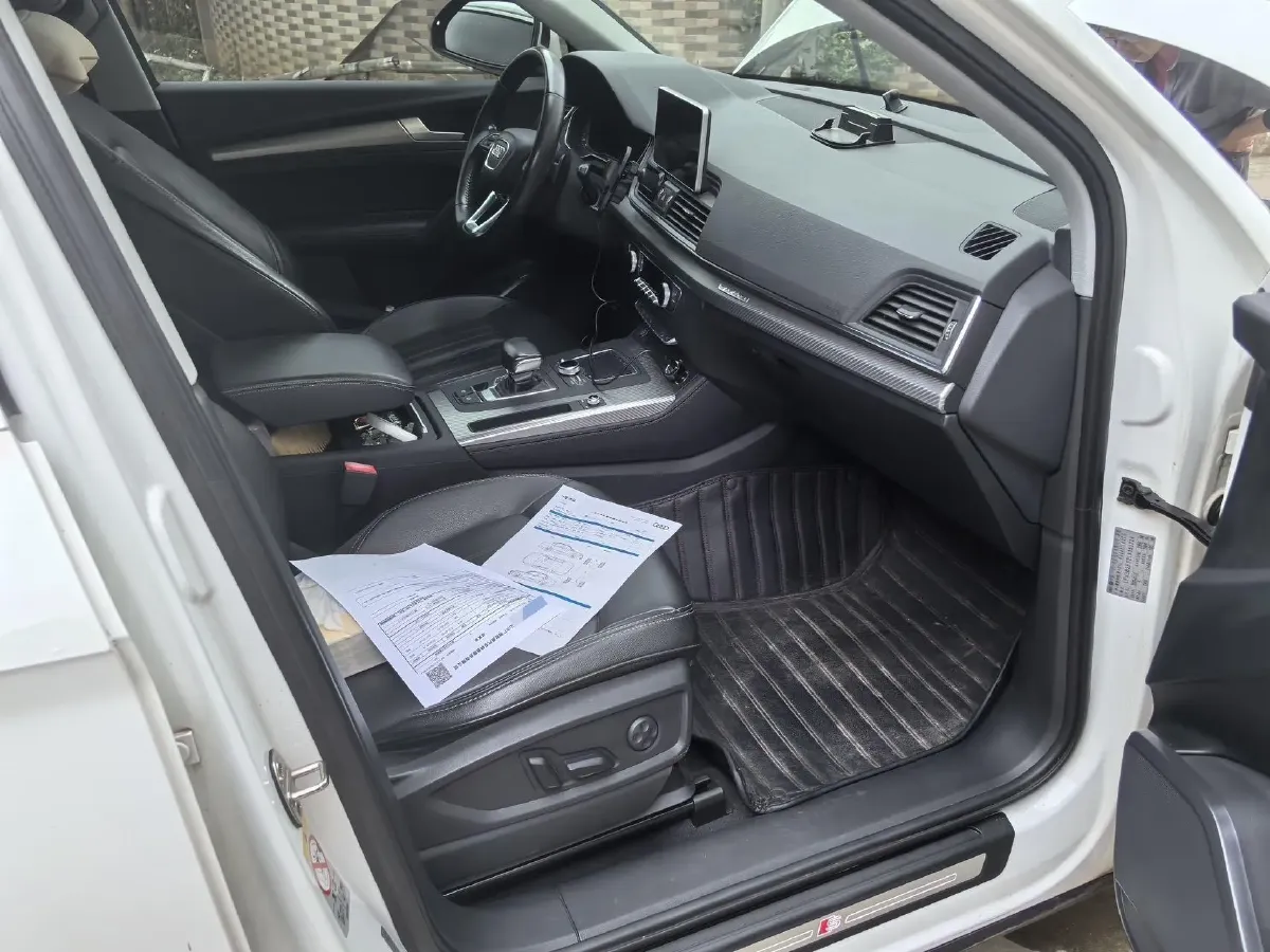 2020 Audi Q5L 2.0T 252HP L4 7DCT,autocango,china used car exporter,china ev exporter,chinese used car exporter,chinese used ev exporter