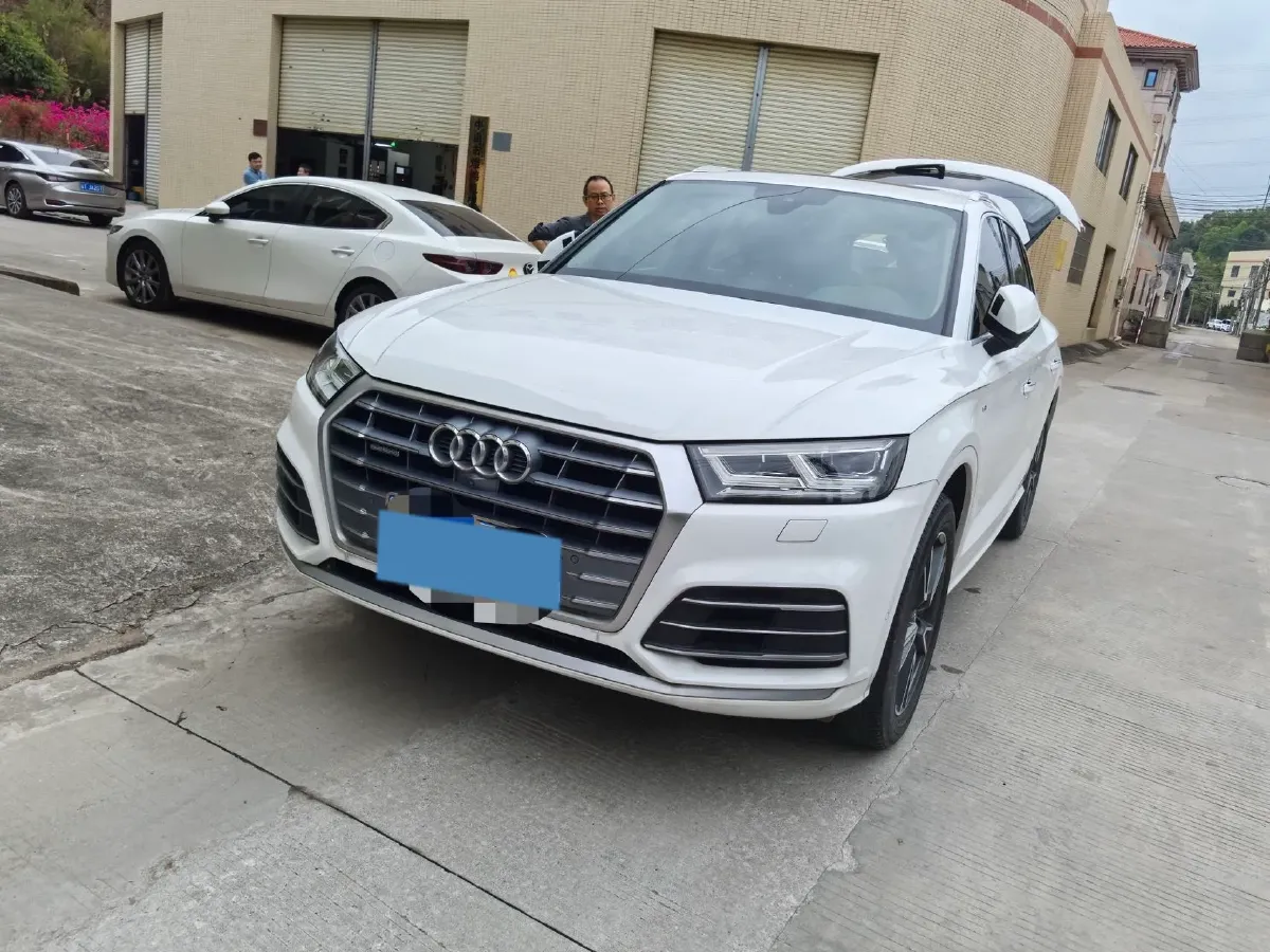 2020 Audi Q5L 2.0T 252HP L4 7DCT,autocango,china used car exporter,china ev exporter,chinese used car exporter,chinese used ev exporter