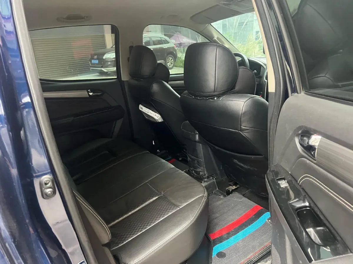 2018 Isuzu D-MAX 3.0T 177HP L4 6AT,autocango,china used car exporter,china ev exporter,chinese used car exporter,chinese used ev exporter