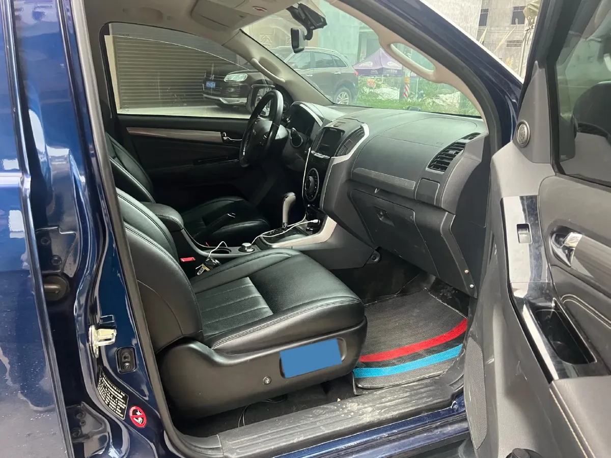 2018 Isuzu D-MAX 3.0T 177HP L4 6AT,autocango,china used car exporter,china ev exporter,chinese used car exporter,chinese used ev exporter