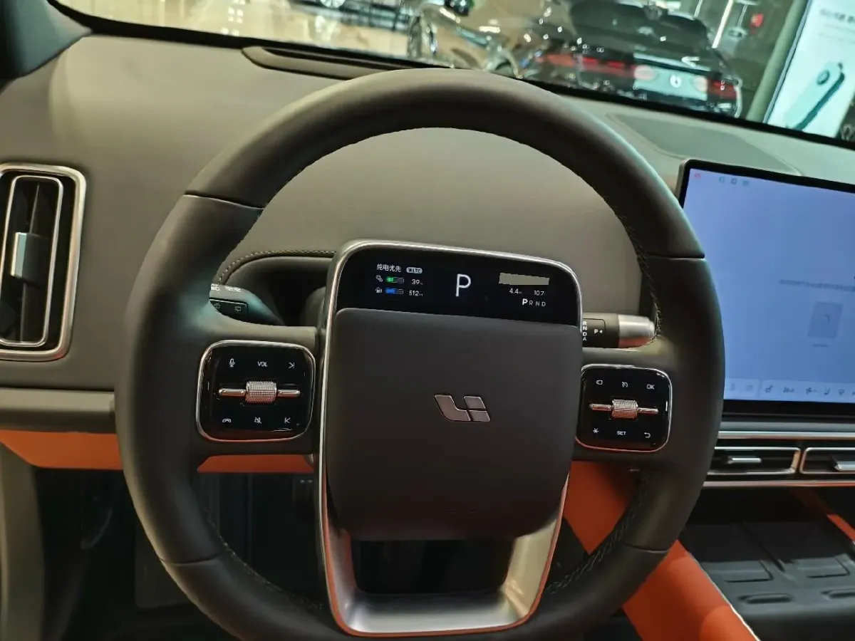 2025 Li L6 Range Extended 154HP L4 REEV,autocango,china used car exporter,china ev exporter,chinese used car exporter,chinese used ev exporter