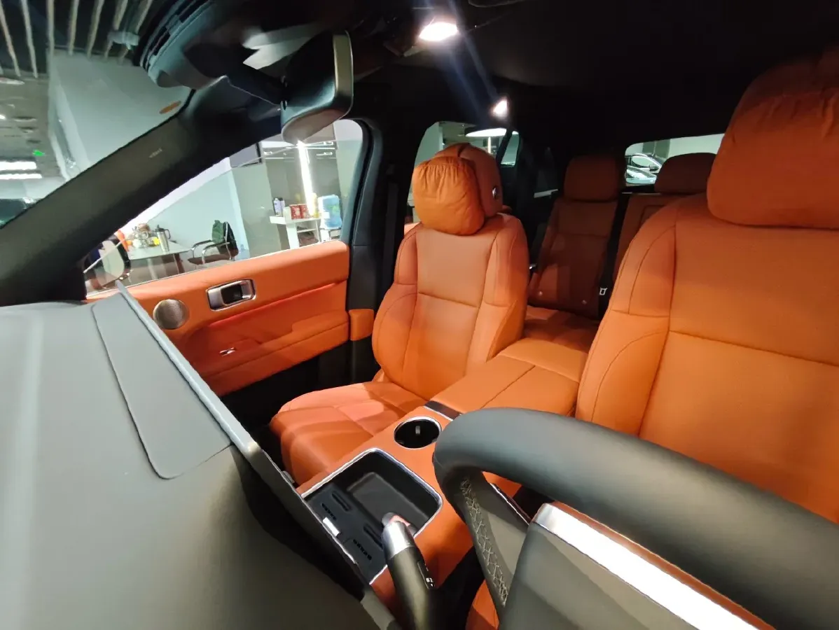 2025 Li L6 Range Extended 154HP L4 REEV,autocango,china used car exporter,china ev exporter,chinese used car exporter,chinese used ev exporter