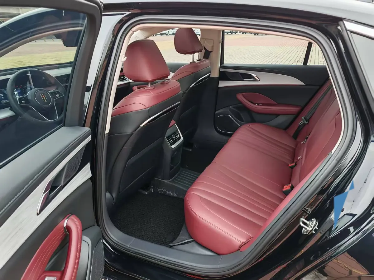 2024 HongQi H5 2.0T 224HP L4 8AT,autocango,china used car exporter,china ev exporter,chinese used car exporter,chinese used ev exporter