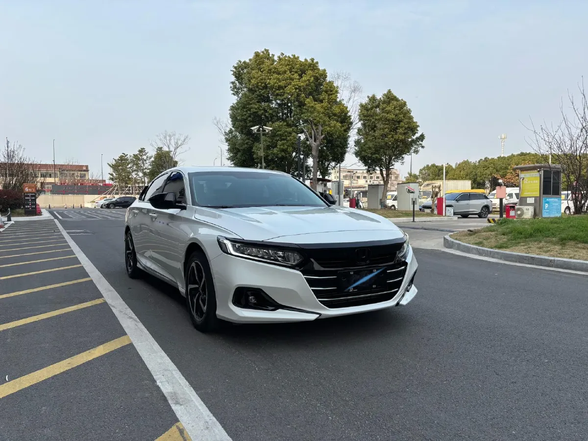 2022 Honda Accord 1.5T 194HP L4 CVT,autocango,china used car exporter,china ev exporter,chinese used car exporter,chinese used ev exporter