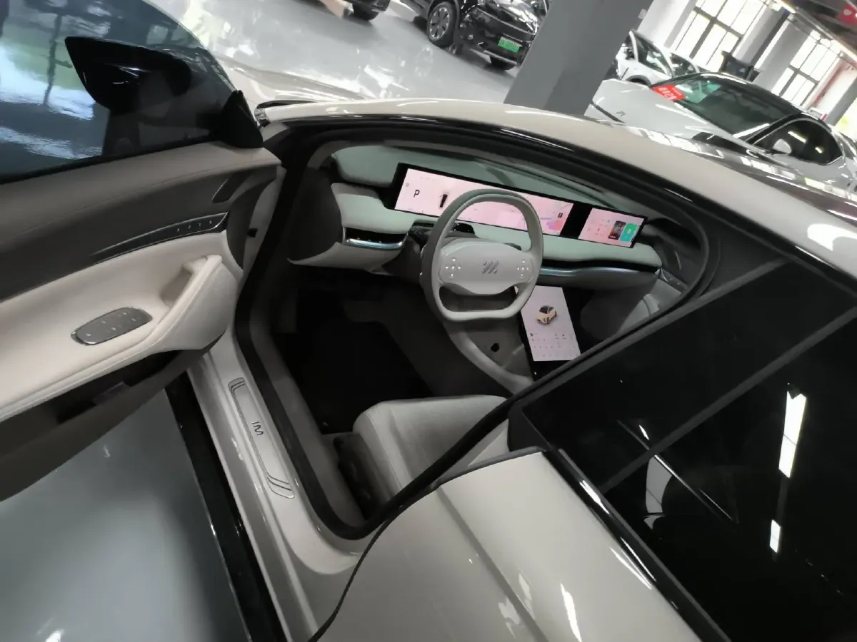 2022 IM L7 BEV 90KWH,autocango,china used car exporter,china ev exporter,chinese used car exporter,chinese used ev exporter