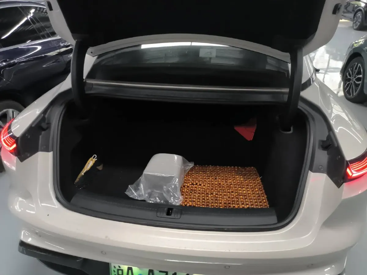 2022 IM L7 BEV 90KWH,autocango,china used car exporter,china ev exporter,chinese used car exporter,chinese used ev exporter