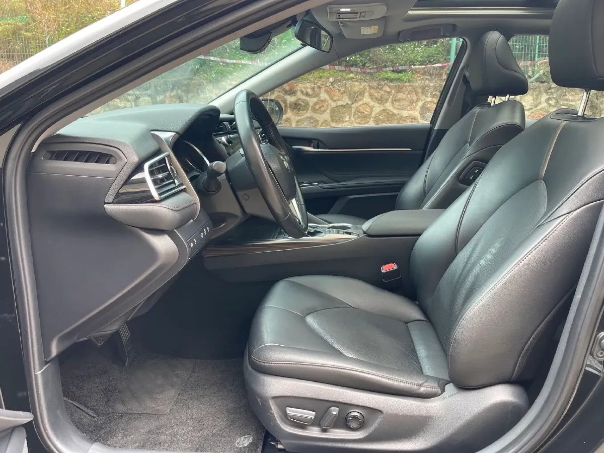 2019 Toyota Camry 2.5L 209HP L4 8AT,autocango,china used car exporter,china ev exporter,chinese used car exporter,chinese used ev exporter