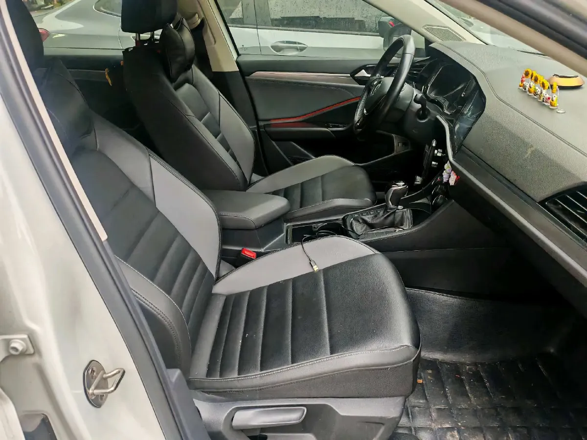 2019 Jeep Renegade 1.3T 173HP L4 7DCT,autocango,china used car exporter,china ev exporter,chinese used car exporter,chinese used ev exporter