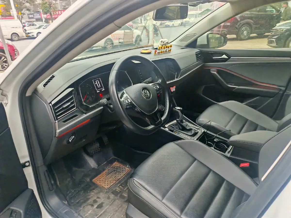 2019 Jeep Renegade 1.3T 173HP L4 7DCT,autocango,china used car exporter,china ev exporter,chinese used car exporter,chinese used ev exporter