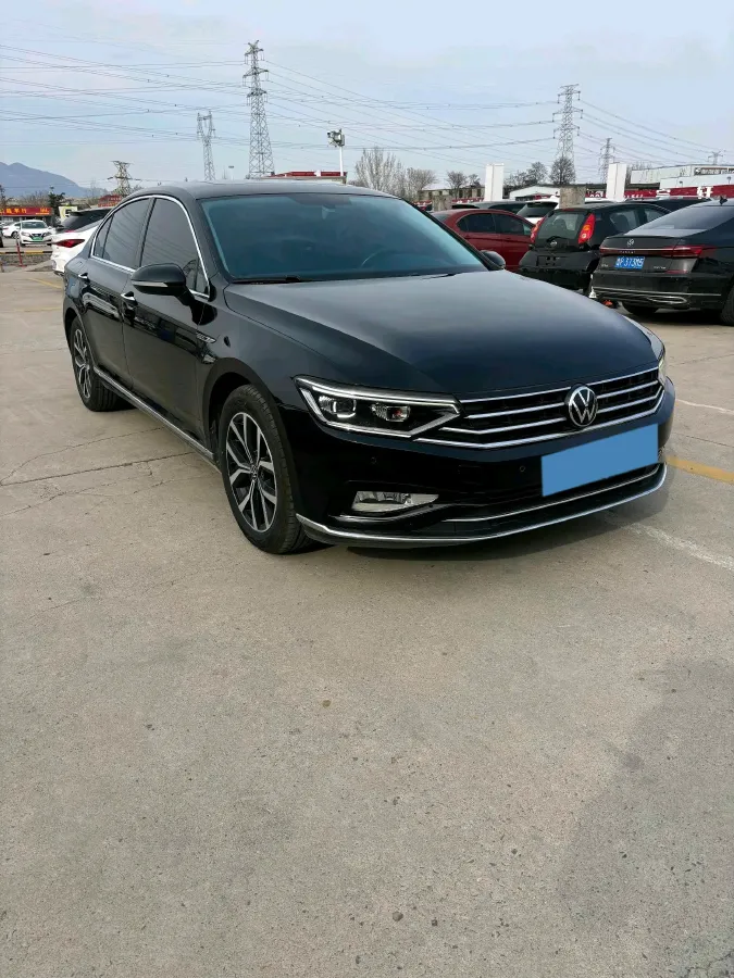 2020 Volkswagen Magotan 2.0T 186HP L4 7DCT,autocango,china used car exporter,china ev exporter,chinese used car exporter,chinese used ev exporter