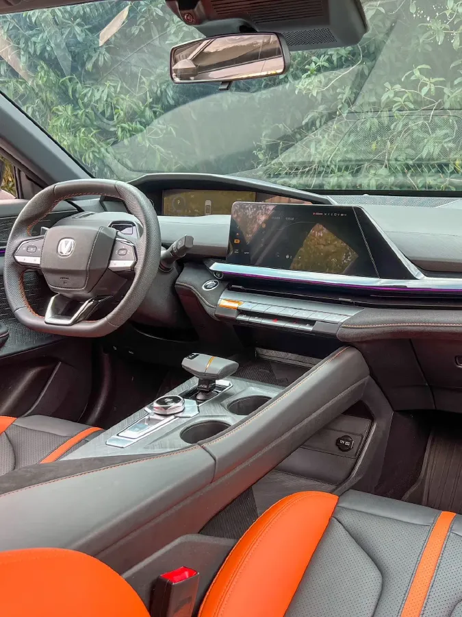 2024 ChangAn UNI-V 1.5T 188HP L4 7DCT,autocango,china used car exporter,china ev exporter,chinese used car exporter,chinese used ev exporter