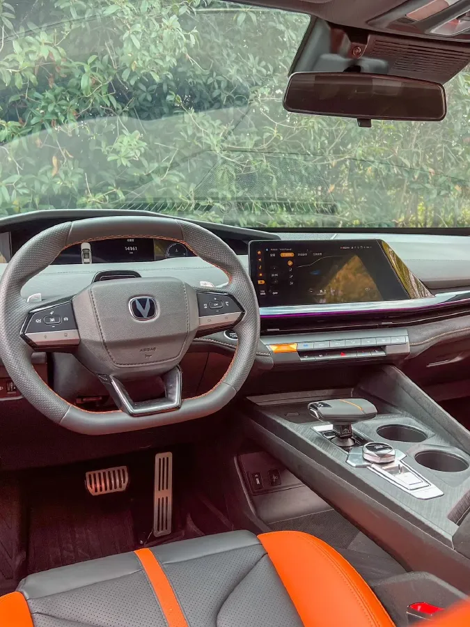 2024 ChangAn UNI-V 1.5T 188HP L4 7DCT,autocango,china used car exporter,china ev exporter,chinese used car exporter,chinese used ev exporter