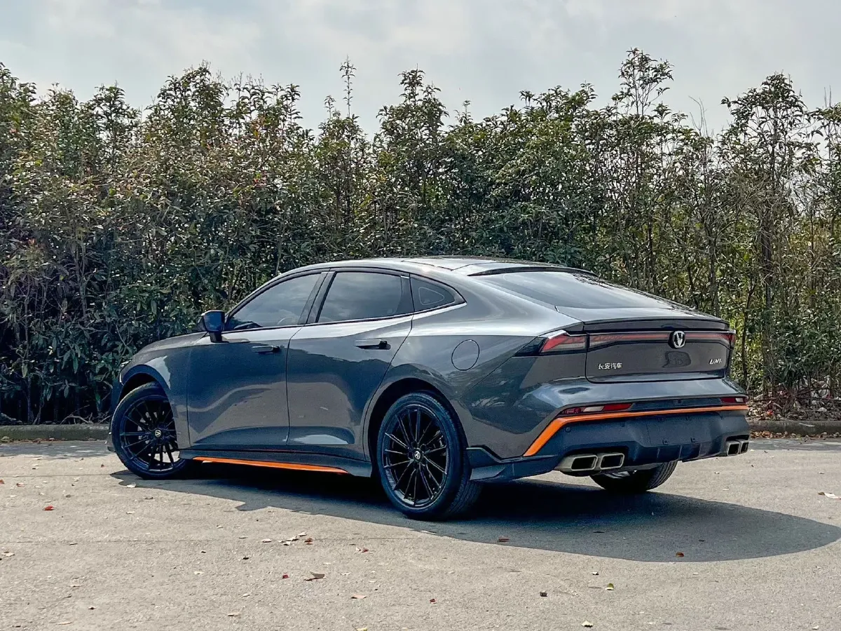 2024 ChangAn UNI-V 1.5T 188HP L4 7DCT,autocango,china used car exporter,china ev exporter,chinese used car exporter,chinese used ev exporter