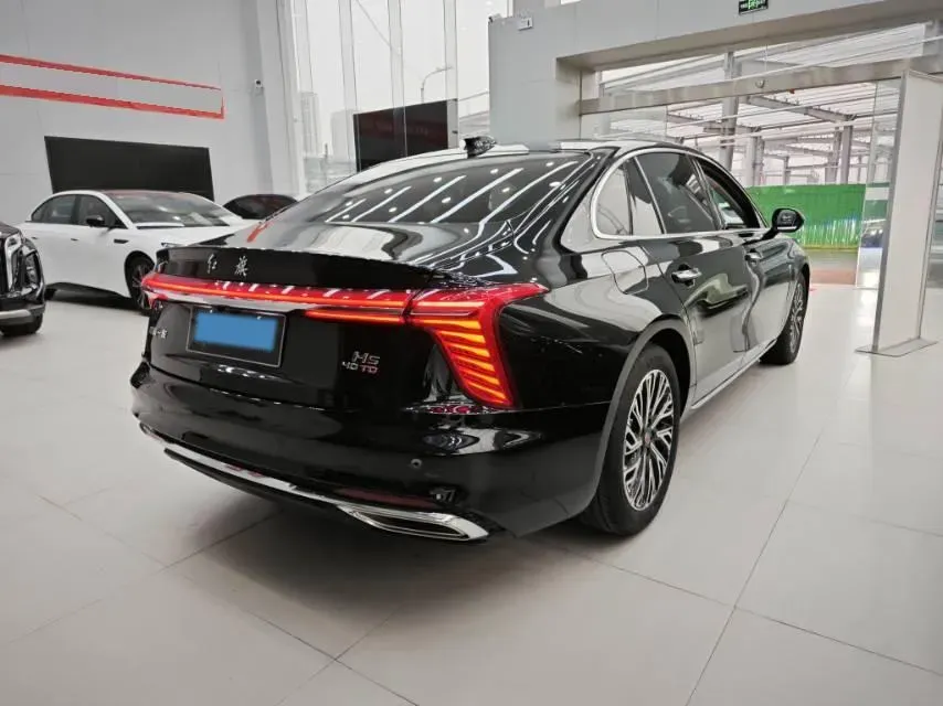 2024 HongQi H5 2.0T 224HP L4 8AT,autocango,china used car exporter,china ev exporter,chinese used car exporter,chinese used ev exporter