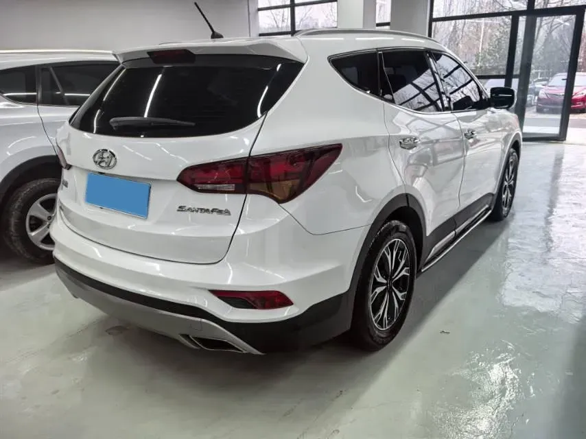 2017 Hyundai Santafe 2.4L 189HP L4 6AT,autocango,china used car exporter,china ev exporter,chinese used car exporter,chinese used ev exporter