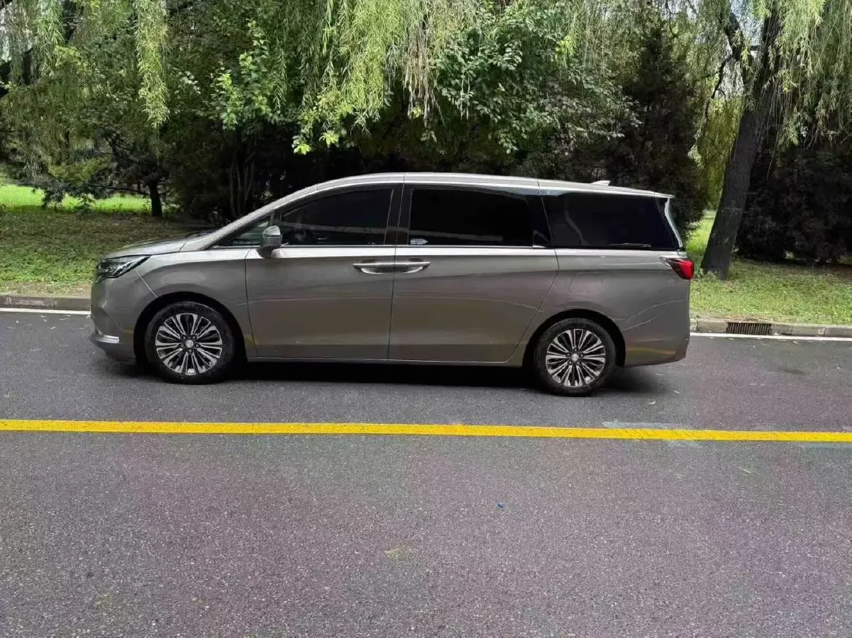 2022 Buick GL8 2.0T 237HP L4 9AT,autocango,china used car exporter,china ev exporter,chinese used car exporter,chinese used ev exporter