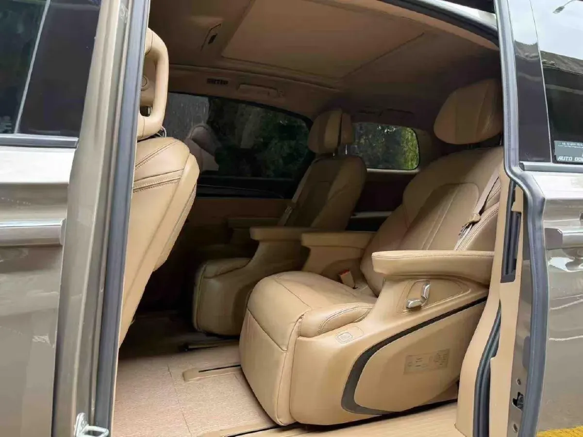 2022 Buick GL8 2.0T 237HP L4 9AT,autocango,china used car exporter,china ev exporter,chinese used car exporter,chinese used ev exporter