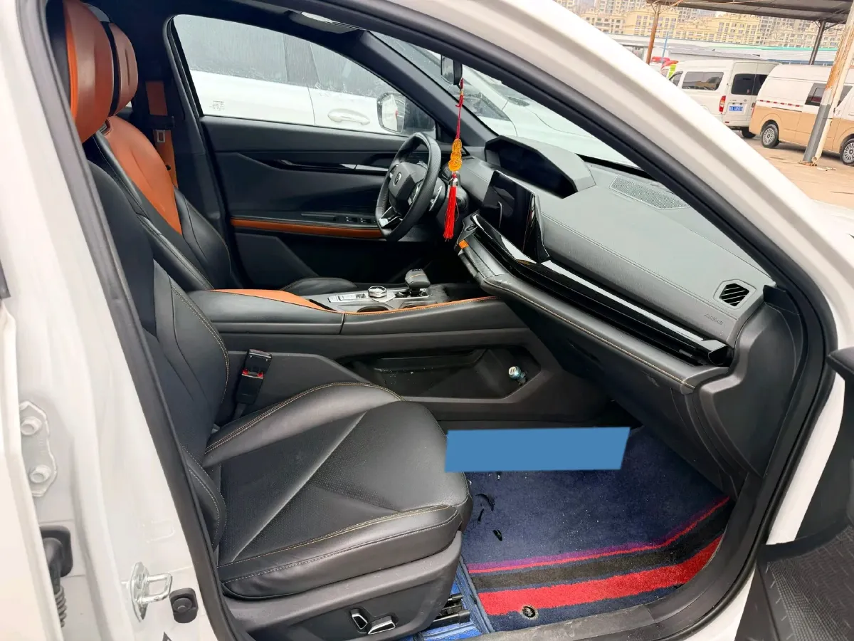 2022 ChangAn UNI-V 1.5T 188HP L4 7DCT,autocango,china used car exporter,china ev exporter,chinese used car exporter,chinese used ev exporter