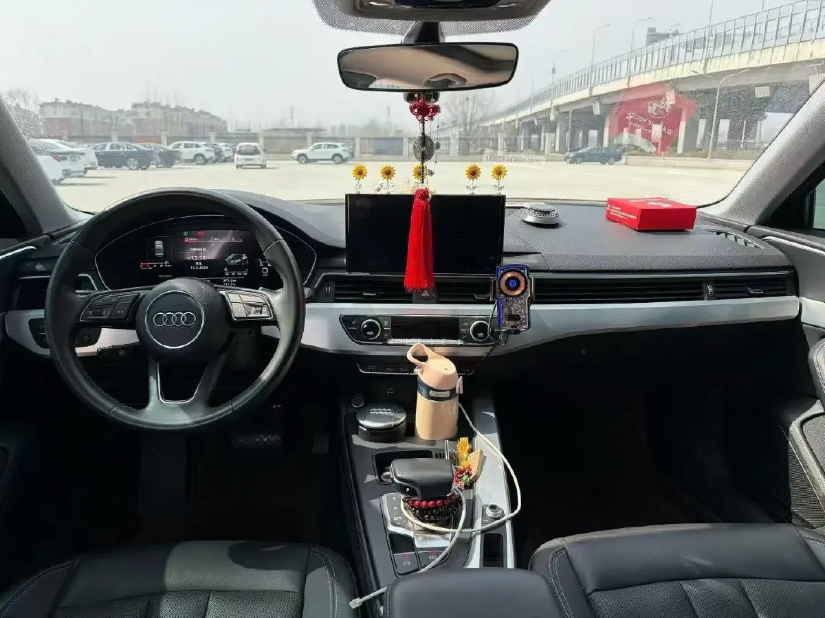 2020 Audi A4L 2.0T 190HP L4 7DCT,autocango,china used car exporter,china ev exporter,chinese used car exporter,chinese used ev exporter