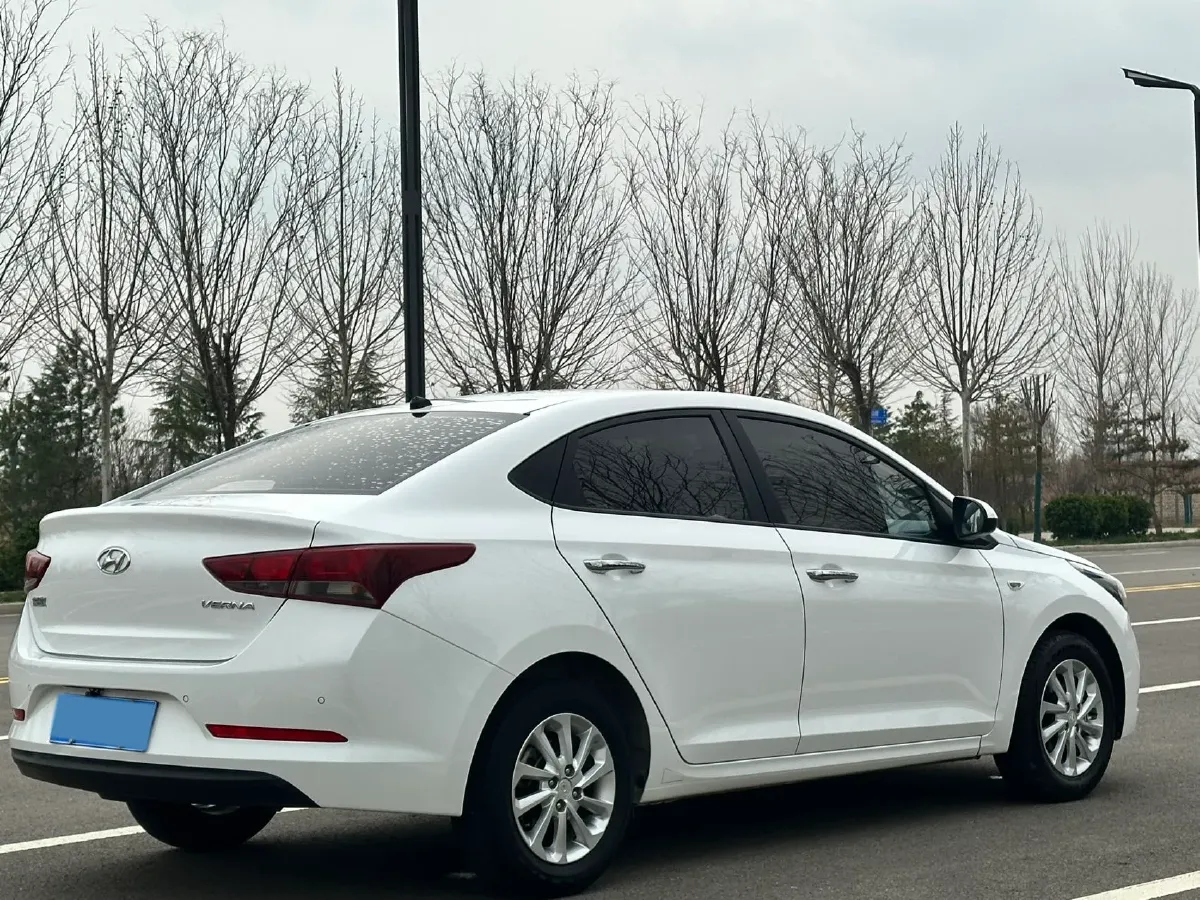 2016 Hyundai Verna 1.4L 100HP L4 6MT,autocango,china used car exporter,china ev exporter,chinese used car exporter,chinese used ev exporter