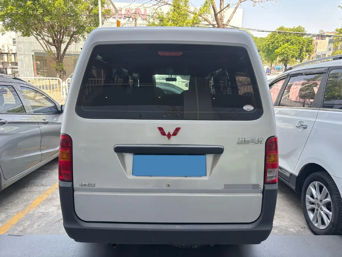 2023 WuLing ZhiGuang 1.5L 102HP L4 5MT,autocango,china used car exporter,china ev exporter,chinese used car exporter,chinese used ev exporter