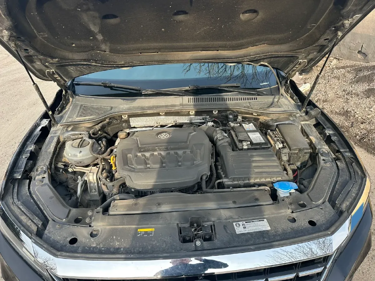 2019 Volvo V40 1.5T 152HP L4 6AT,autocango,china used car exporter,china ev exporter,chinese used car exporter,chinese used ev exporter