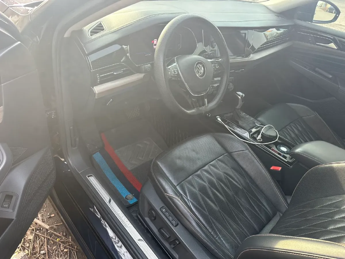 2019 Volvo V40 1.5T 152HP L4 6AT,autocango,china used car exporter,china ev exporter,chinese used car exporter,chinese used ev exporter