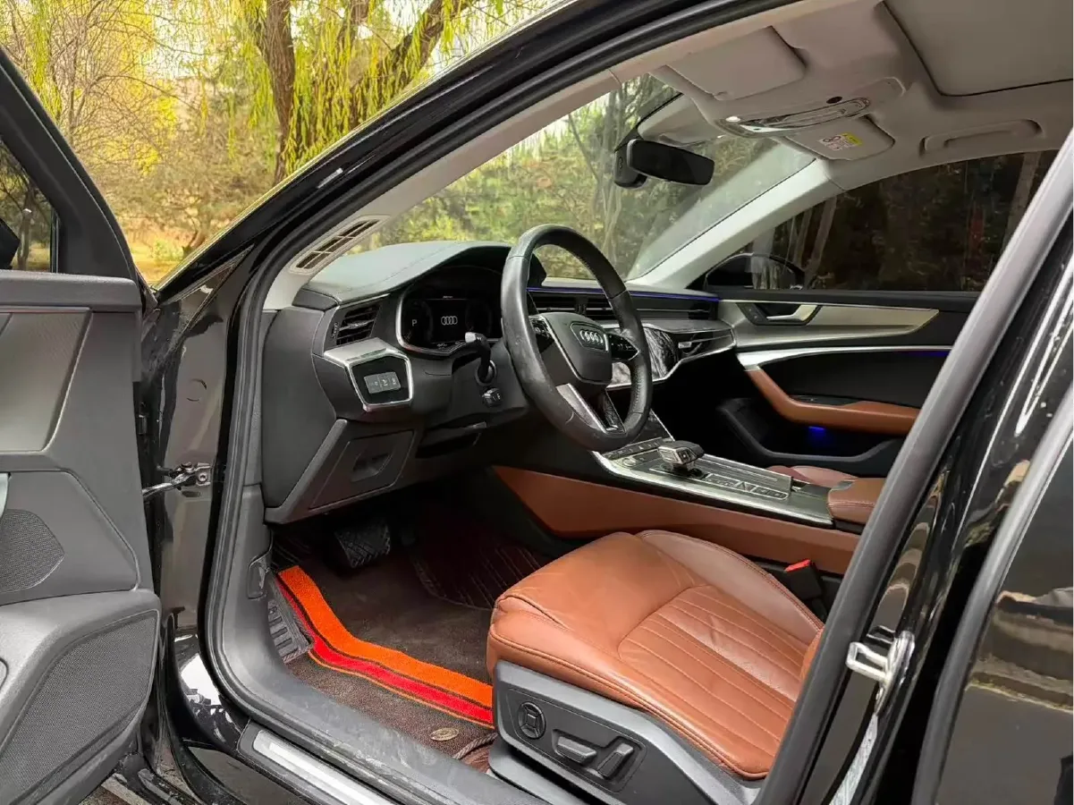 2020 Audi A6L 2.0T 190HP L4 7DCT,autocango,china used car exporter,china ev exporter,chinese used car exporter,chinese used ev exporter