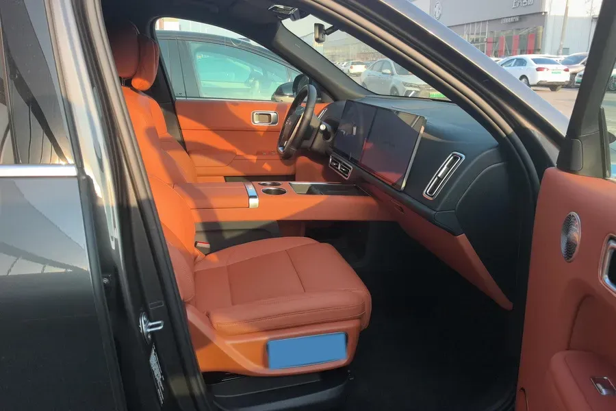 2025 Li L8 Range Extended 154HP REEV,autocango,china used car exporter,china ev exporter,chinese used car exporter,chinese used ev exporter