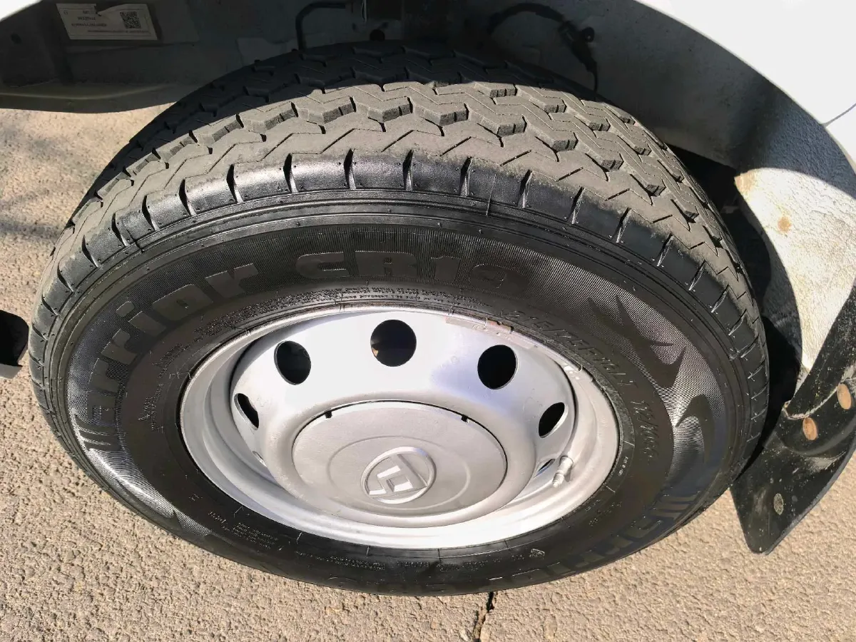 2019 MAXUS XinTu V80 2.0T 139HP L4 6MT,autocango,china used car exporter,china ev exporter,chinese used car exporter,chinese used ev exporter