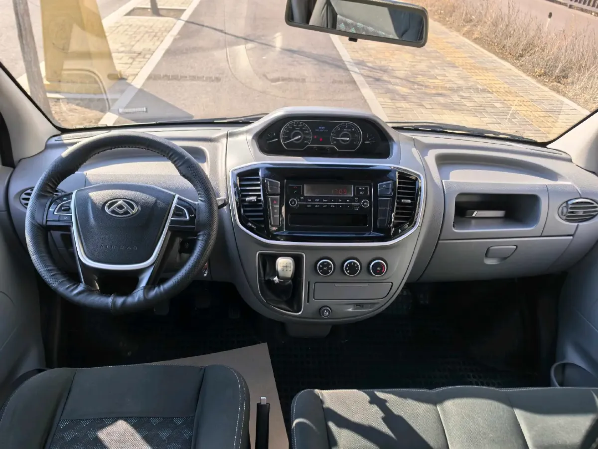 2019 MAXUS XinTu V80 2.0T 139HP L4 6MT,autocango,china used car exporter,china ev exporter,chinese used car exporter,chinese used ev exporter