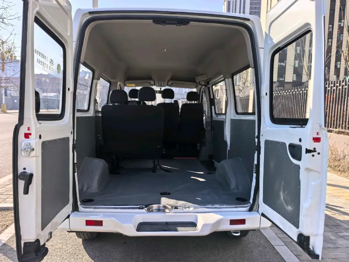 2019 MAXUS XinTu V80 2.0T 139HP L4 6MT,autocango,china used car exporter,china ev exporter,chinese used car exporter,chinese used ev exporter