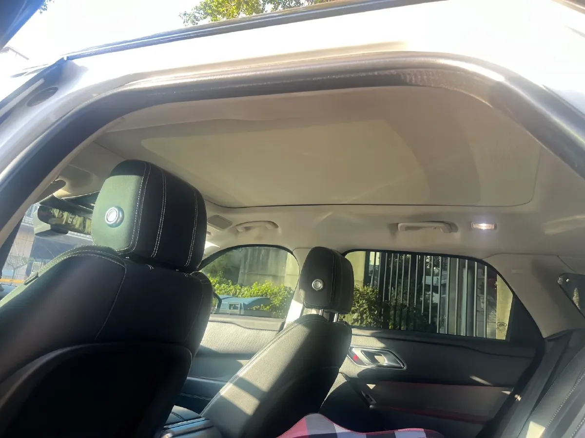 2018 Land Rover Range Rover Velar 2.0T 250HP L4 8AT,autocango,china used car exporter,china ev exporter,chinese used car exporter,chinese used ev exporter