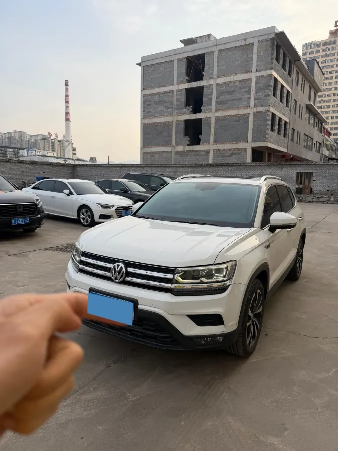 2019 MINI MINI 1.5T 102HP L3 7DCT,autocango,china used car exporter,china ev exporter,chinese used car exporter,chinese used ev exporter