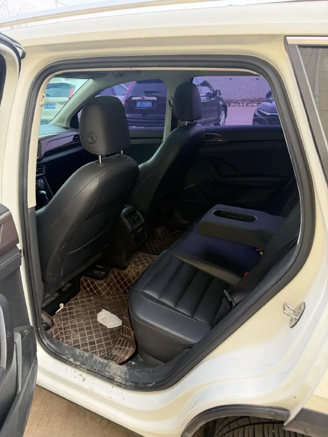 2019 MINI MINI 1.5T 102HP L3 7DCT,autocango,china used car exporter,china ev exporter,chinese used car exporter,chinese used ev exporter